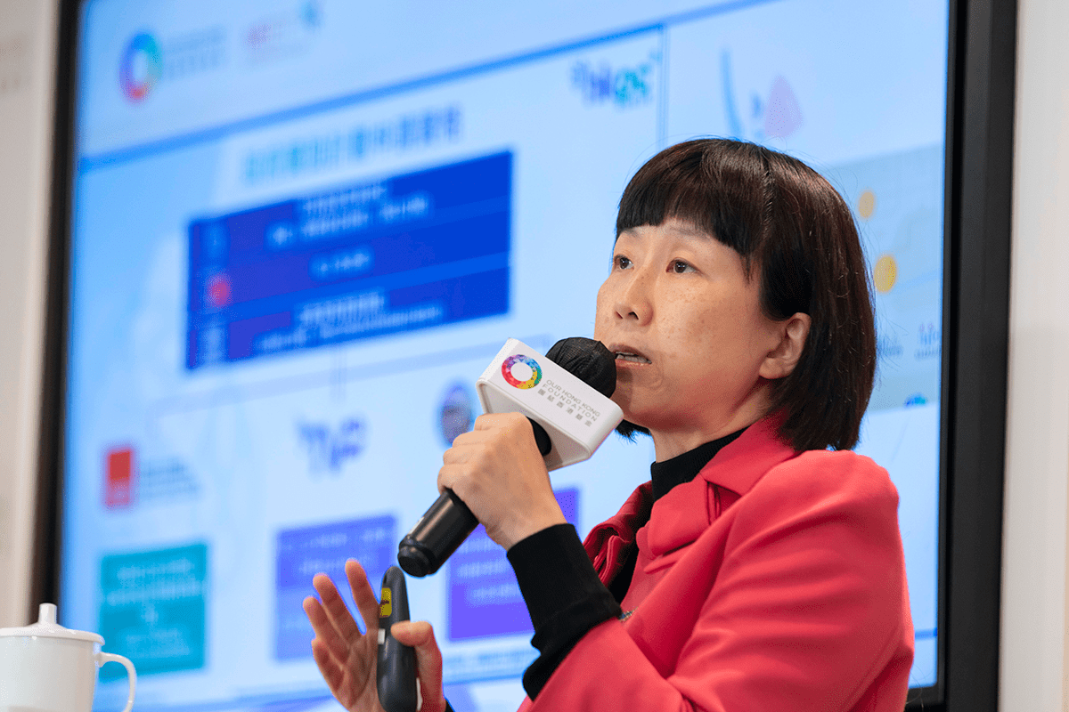 香港生產力促進局資助計劃科總經理潘宇婷女士介紹針對中小企及初創企業的各種資助計劃